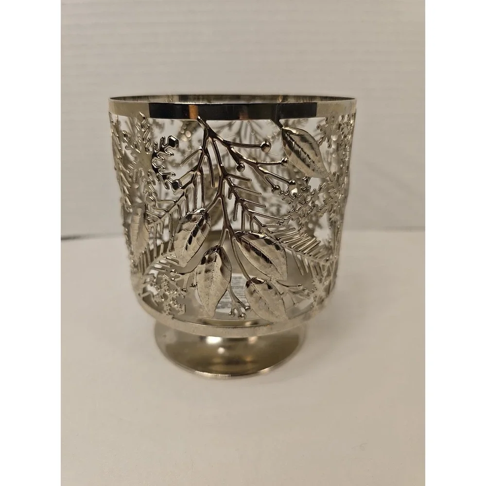 Bath & Body Works Silver Chrome Snowflakes Pedestal 3 Wick Candle Holder - Picture 1 of 5